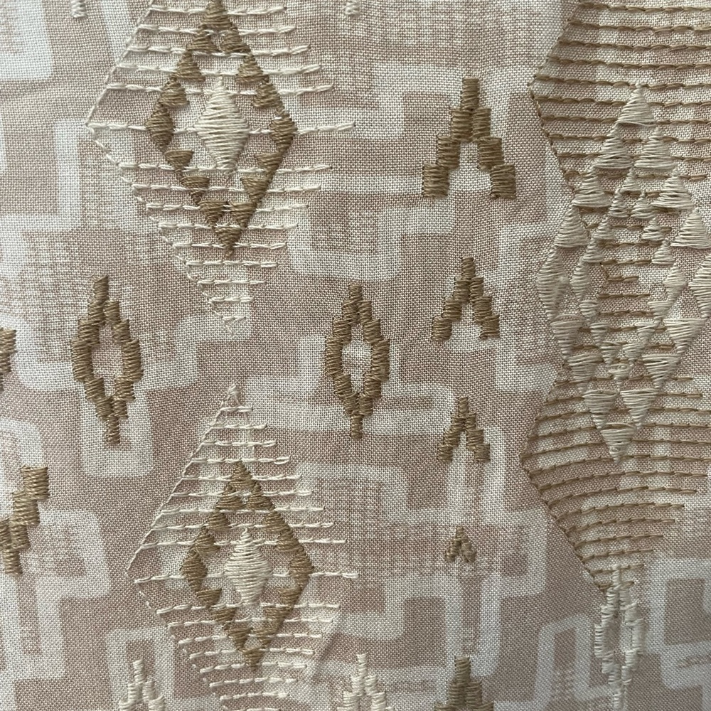 Embroidered top - Picture 2 of 5